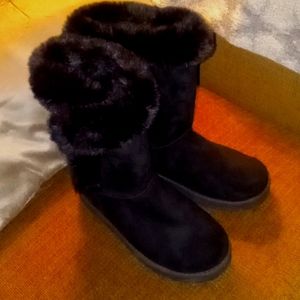 New Ugg style boots